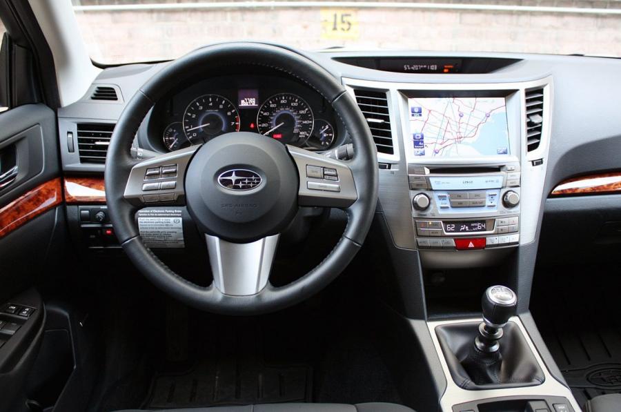  Subaru Legacy 2.5GT 2010 года  (фото 30 из 82)